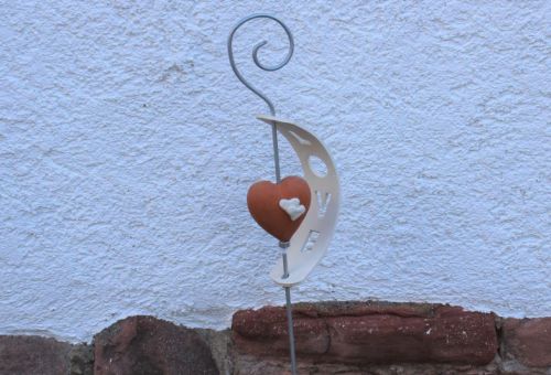 Stele LOVE mit Herz