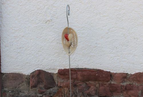 Stele ausgeschnitten mit Herz