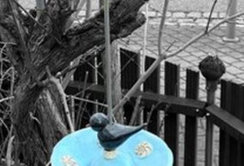 Gartenstele mit Vogeltränke